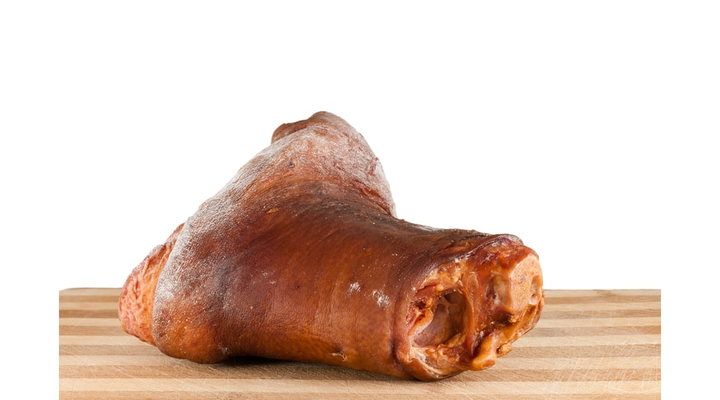 A füstölt csülök főzése néhány egyszerű trükkel
