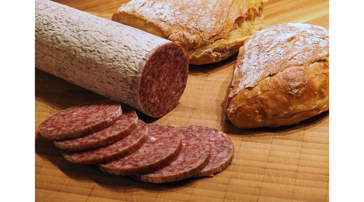 Téli szalámi recept, házi módon, ahogy Gyuri bácsitól tanultuk